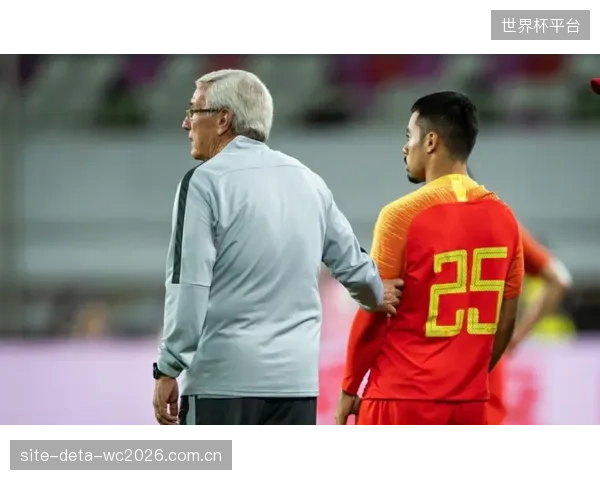 劳姆的进攻前插是德国左路利器，但其身后的防守空档或被对手针对性打击。